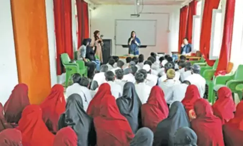 DJMC IUST ने अवंतीपोरा, त्राल स्कूलों में सामुदायिक आउटरीच पहल का आयोजन किया DJMC IUST ने अवंतीपोरा, त्राल स्कूलों में सामुदायिक आउटरीच पहल का आयोजन किया