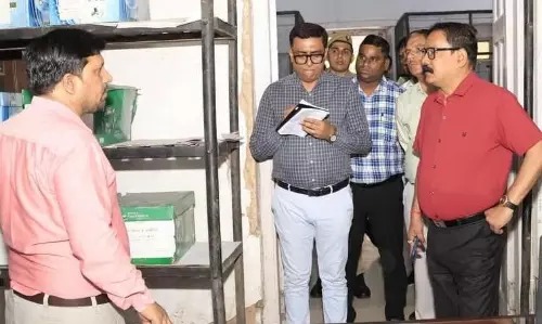 Bareilly: कलेक्ट्रेट में डीएम का औचक निरीक्षण, कर्मचारियों की एंट्री के लिए शुरू होगा रजिस्टर सिस्टम Bareilly: कलेक्ट्रेट में डीएम का औचक निरीक्षण, कर्मचारियों की एंट्री के लिए शुरू होगा रजिस्टर सिस्टम