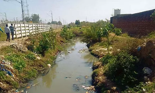 Haryana: नालियों में अनुपचारित अपशिष्ट छोड़ने पर विभागों को दंडित किया