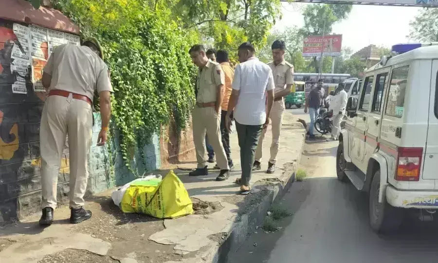 Jodhpur: कलेक्ट्रेट के पास प्लास्टिक कट्टे में महिला का शव मिलने से मचा हड़कंप Jodhpur: कलेक्ट्रेट के पास प्लास्टिक कट्टे में महिला का शव मिलने से मचा हड़कंप