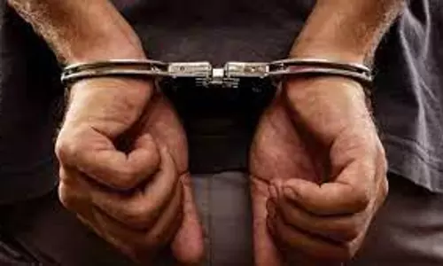 Meerut पुलिस ने देश विरोधी पोस्ट पर की कार्रवाई, युवक गिरफ्तार