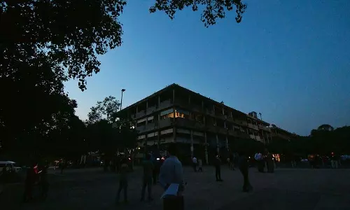 UT में लगभग पूर्ण ब्लैकआउट देखा गया
