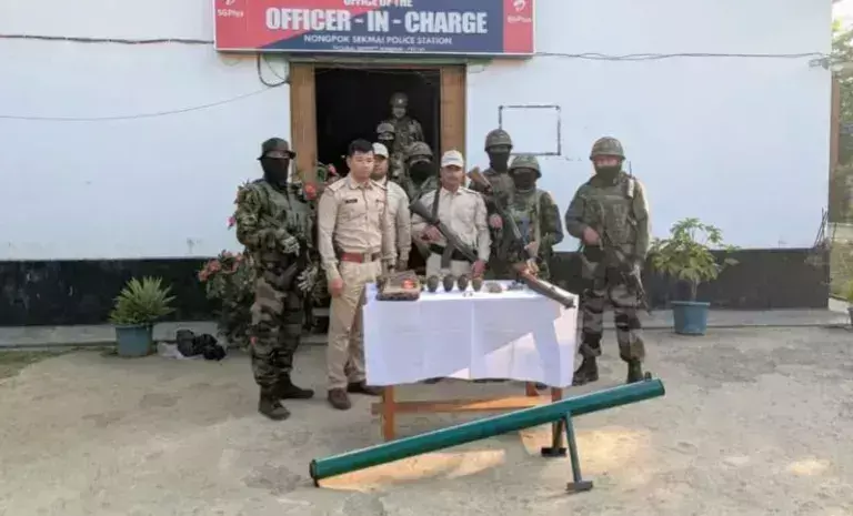 Manipur सुरक्षा बलों ने पीएलए के ठिकाने का भंडाफोड़ किया, हथियार और विस्फोटक जब्त किए