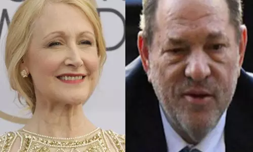 Patricia Clarkson ने 2003 में हार्वे वीनस्टीन के साथ हुए विवाद पर बात की Patricia Clarkson ने 2003 में हार्वे वीनस्टीन के साथ हुए विवाद पर बात की