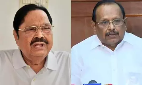 तमिलनाडु कैबिनेट में फेरबदल: दुरईमुरुगन को कानून, रेगुपथी को प्राकृतिक संसाधन मिला तमिलनाडु कैबिनेट में फेरबदल: दुरईमुरुगन को कानून, रेगुपथी को प्राकृतिक संसाधन मिला