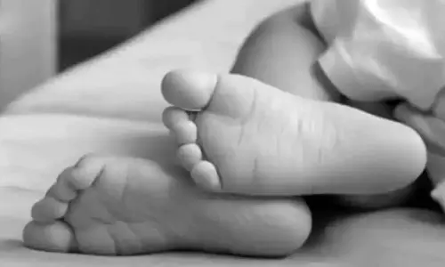 Telangana: 3 साल के बच्चे को कार ने कुचला