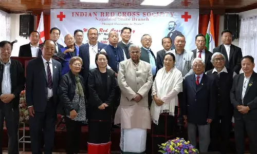 Nagaland के राज्यपाल ने युवाओं से रेड क्रॉस के मानवीय प्रयासों में नेतृत्व करने का आग्रह किया Nagaland के राज्यपाल ने युवाओं से रेड क्रॉस के मानवीय प्रयासों में नेतृत्व करने का आग्रह किया