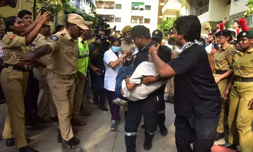 Hyderabad में दिग्गजों ने किया ओलावृष्टि अभ्यास Hyderabad में दिग्गजों ने किया ओलावृष्टि अभ्यास