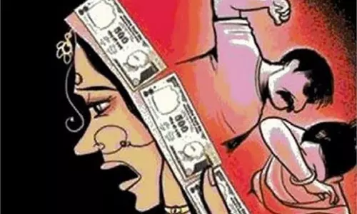 Pilibhit: विवाहिता की संदिग्ध मौत पर मायके पक्ष का आरोप