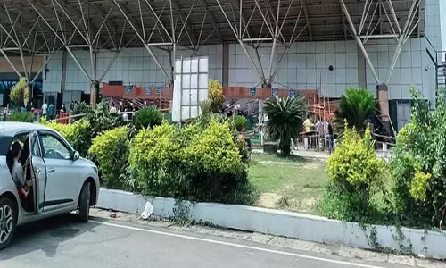 मोहनबाड़ी हवाई अड्डे का नाम बदलकर डॉ. भूपेन हजारिका के नाम पर रखने की मांग मोहनबाड़ी हवाई अड्डे का नाम बदलकर डॉ. भूपेन हजारिका के नाम पर रखने की मांग
