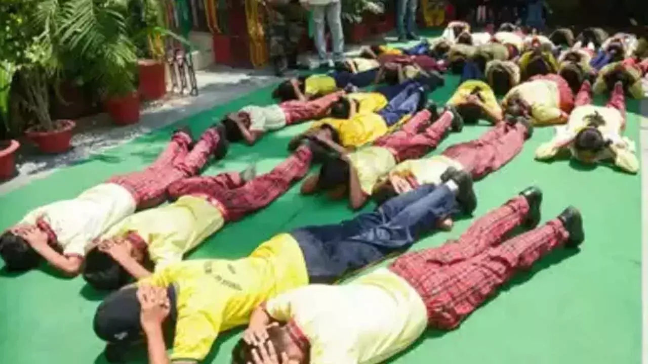 Andhra Pradesh में कई स्थानों पर मॉक ड्रिल का आयोजन किया गया Andhra Pradesh में कई स्थानों पर मॉक ड्रिल का आयोजन किया गया