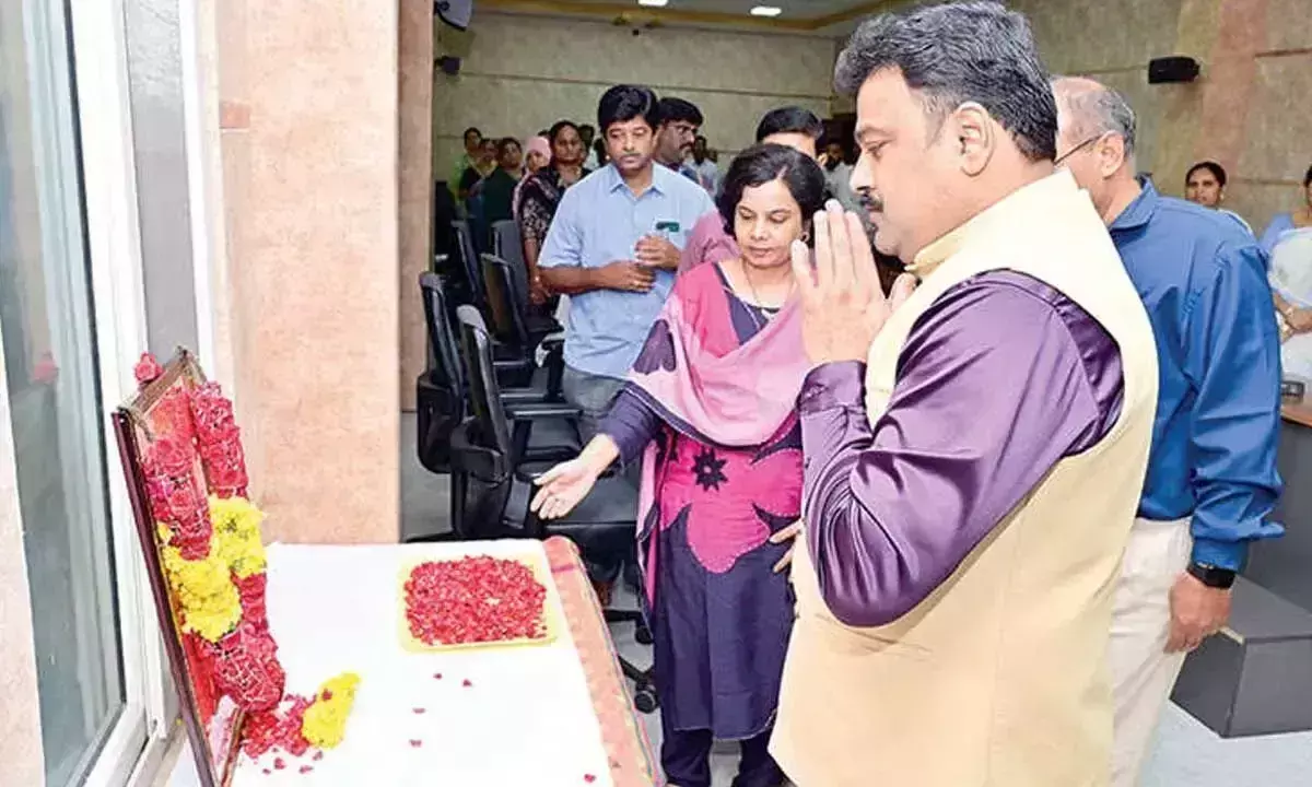 अल्लूरी क्रांतिकारी भावना के प्रतीक थे: Collector Ranjith