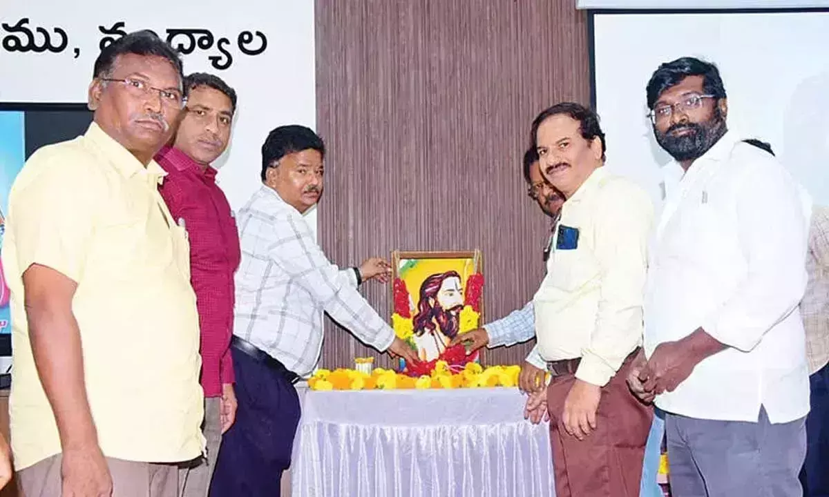 Andhra: अल्लूरी को श्रद्धांजलि अर्पित की गई