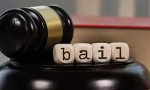 रिश्वत मामले में निलंबित Konkan रेलवे पुलिसकर्मियों को हाईकोर्ट ने जमानत दी