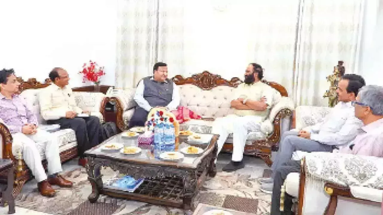 उत्तम ने CWC, सम्मक्का परियोजनाओं को पानी के आवंटन के लिए सीडब्ल्यूसी से गुहार लगाई उत्तम ने CWC, सम्मक्का परियोजनाओं को पानी के आवंटन के लिए सीडब्ल्यूसी से गुहार लगाई
