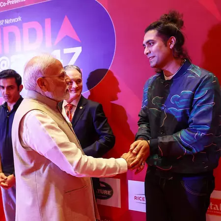 जुबिन नौटियाल ने पीएम मोदी संग शेयर की तस्वीर, बोले - ‘प्रोत्साहन के लिए धन्यवाद’ जुबिन नौटियाल ने पीएम मोदी संग शेयर की तस्वीर, बोले - ‘प्रोत्साहन के लिए धन्यवाद’