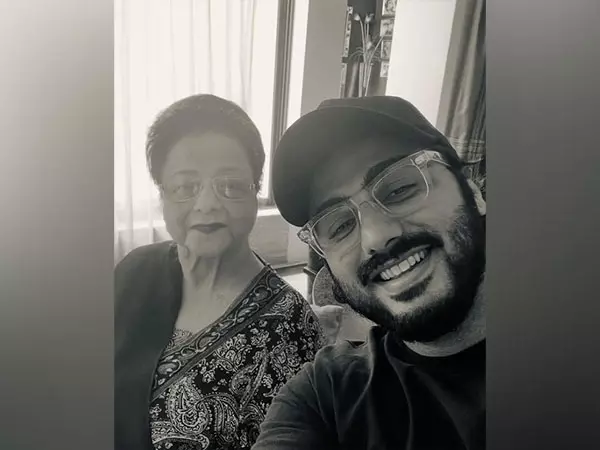 Arjun Kapoor ने अपनी दिवंगत दादी के लिए लिखा भावुक नोट Arjun Kapoor ने अपनी दिवंगत दादी के लिए लिखा भावुक नोट