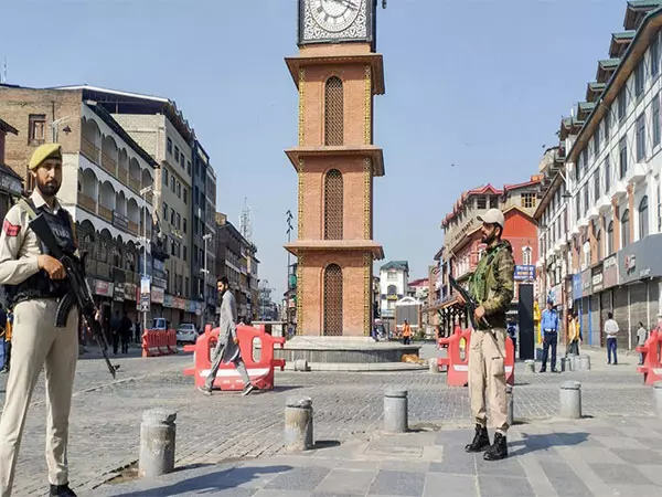 Srinagar police ने ऑनलाइन उकसावे और झूठी सूचना के मामले में मामला दर्ज किया Srinagar police ने ऑनलाइन उकसावे और झूठी सूचना के मामले में मामला दर्ज किया