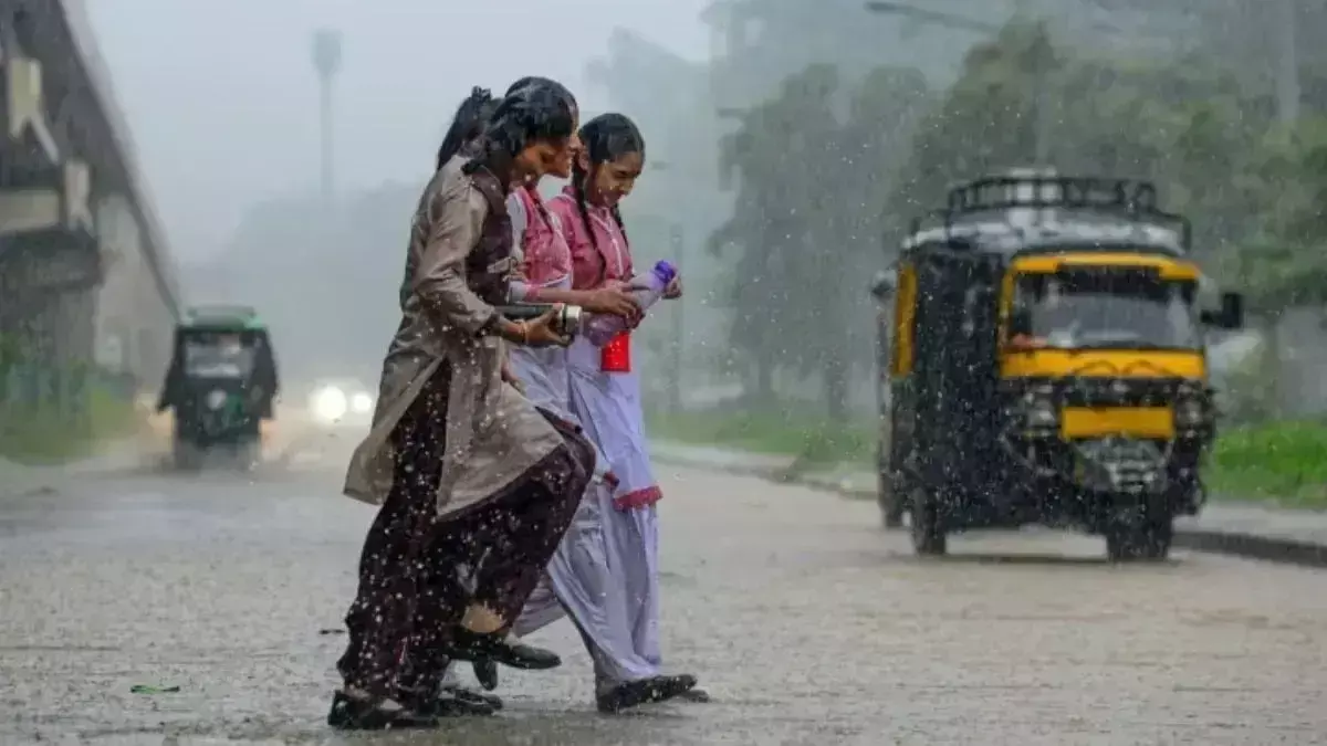 Bhopal: मौसम विभाग ने जारी किया ऑरेंज और येलो अलर्ट, सतर्क रहने की अपील Bhopal: मौसम विभाग ने जारी किया ऑरेंज और येलो अलर्ट, सतर्क रहने की अपील