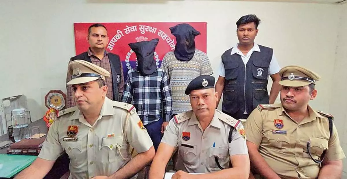 Gurugram में महिला की हत्या कर शव को ट्रॉली बैग में भरने के आरोप में दो गिरफ्तार Gurugram में महिला की हत्या कर शव को ट्रॉली बैग में भरने के आरोप में दो गिरफ्तार
