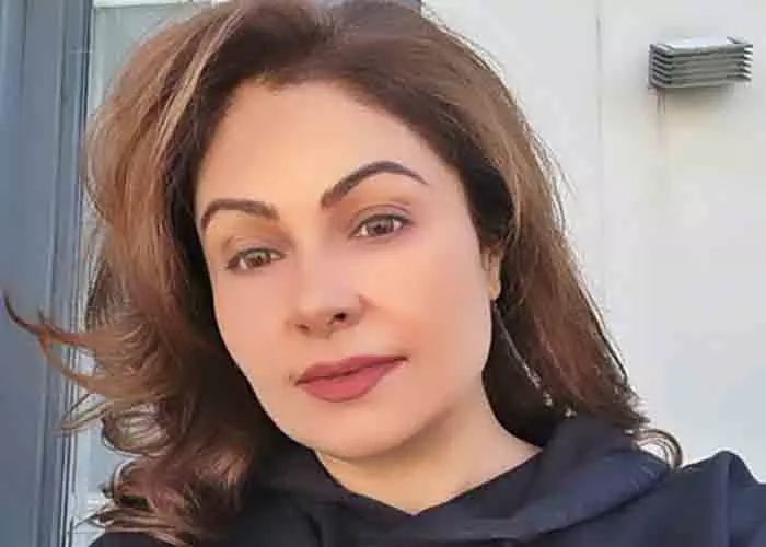Ayesha Jhulka ने भारतीय सशस्त्र बलों के अदम्य साहस पर गर्व व्यक्त किया Ayesha Jhulka ने भारतीय सशस्त्र बलों के अदम्य साहस पर गर्व व्यक्त किया
