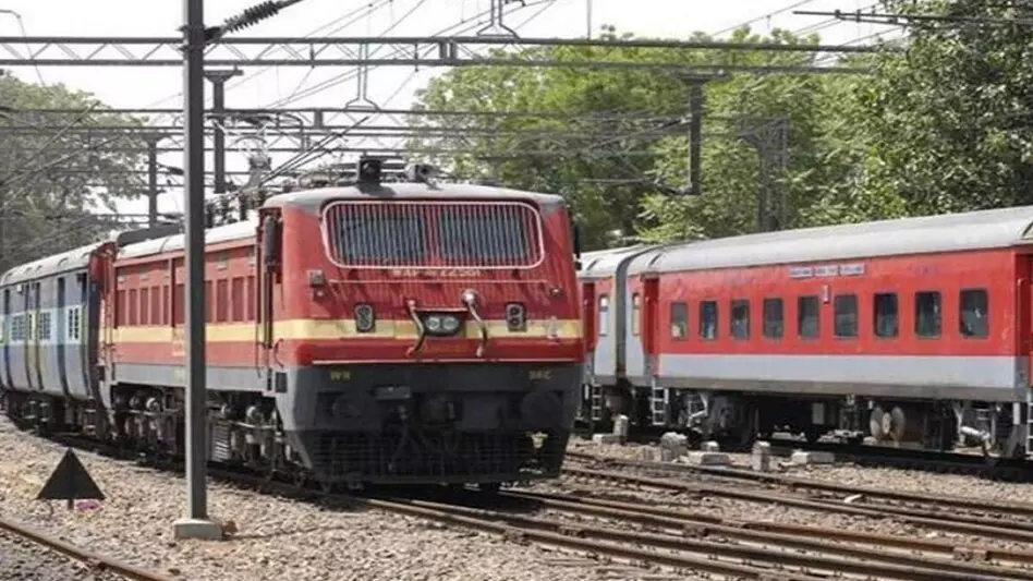 Jaipur: रेलवे ने बदली समयसारिणी, इन रूट्स पर यात्रियों को करना होगा प्लान में बदलाव Jaipur: रेलवे ने बदली समयसारिणी, इन रूट्स पर यात्रियों को करना होगा प्लान में बदलाव