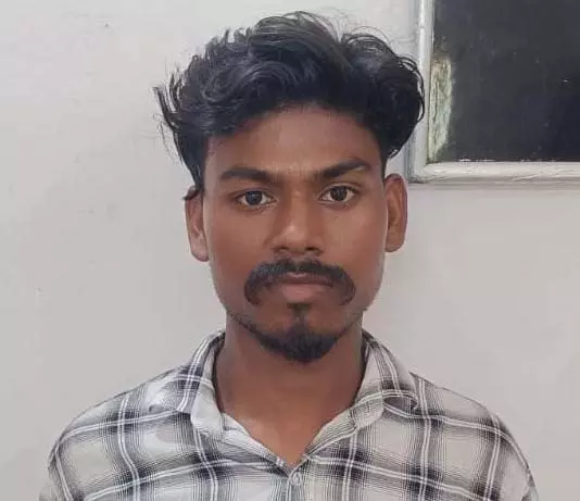 घर में घुसकर प्रेमिका के पति को चाकू मारा, शादी करना चाहता था युवक घर में घुसकर प्रेमिका के पति को चाकू मारा, शादी करना चाहता था युवक