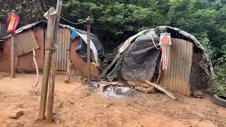 Goa के शिरवोई में अनधिकृत प्रवासी बस्ती ने कानूनी और नैतिक चिंताएं पैदा की Goa के शिरवोई में अनधिकृत प्रवासी बस्ती ने कानूनी और नैतिक चिंताएं पैदा की