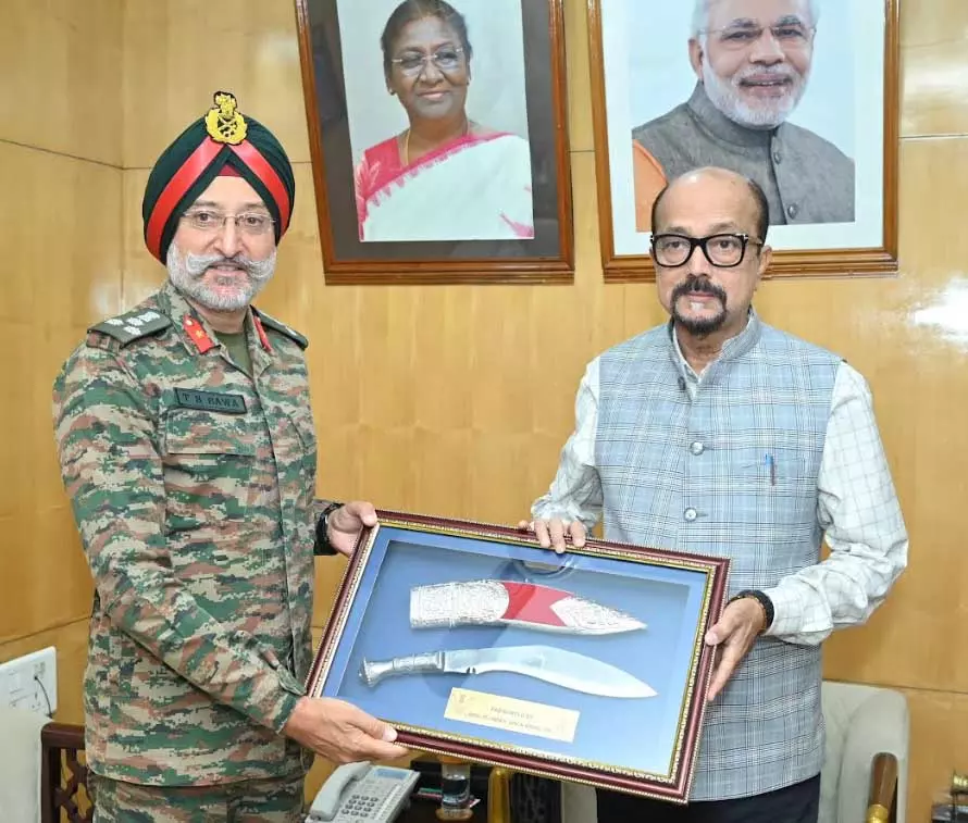 राज्यपाल डेका से छत्तीसगढ़ और ओडिशा सब एरिया कमांडर ने की भेंट राज्यपाल डेका से छत्तीसगढ़ और ओडिशा सब एरिया कमांडर ने की भेंट