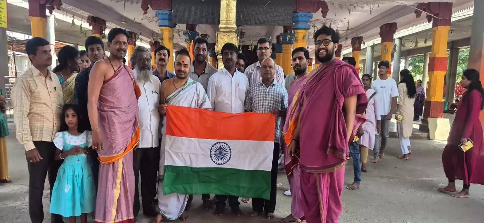 भारतीय सैनिकों की सुरक्षा के लिए Telangana के मंदिरों में विशेष पूजा भारतीय सैनिकों की सुरक्षा के लिए Telangana के मंदिरों में विशेष पूजा