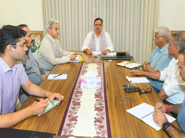 सीमा पर तनाव के बीच राजस्थान में अलर्ट बढ़ा, CM भजनलाल शर्मा ने की उच्चस्तरीय सुरक्षा समीक्षा सीमा पर तनाव के बीच राजस्थान में अलर्ट बढ़ा, CM भजनलाल शर्मा ने की उच्चस्तरीय सुरक्षा समीक्षा