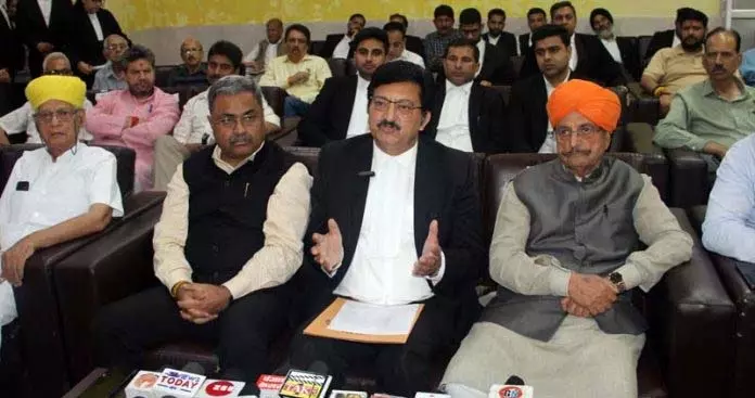 JKHCBAJ ने कानूनी सहायता वॉर रूम स्थापित किया, रक्तदान शिविर आयोजित करेगा JKHCBAJ ने कानूनी सहायता वॉर रूम स्थापित किया, रक्तदान शिविर आयोजित करेगा