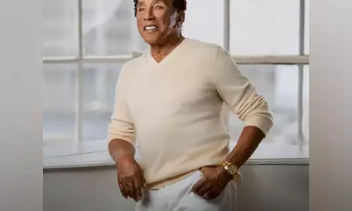 Smokey Robinson ने यौन उत्पीड़न के आरोपों से किया इनकार Smokey Robinson ने यौन उत्पीड़न के आरोपों से किया इनकार