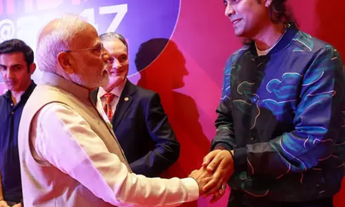 जुबिन नौटियाल ने पीएम मोदी संग शेयर की तस्वीर, बोले - ‘प्रोत्साहन के लिए धन्यवाद’ जुबिन नौटियाल ने पीएम मोदी संग शेयर की तस्वीर, बोले - ‘प्रोत्साहन के लिए धन्यवाद’