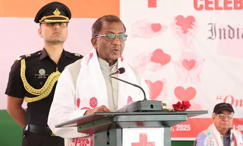 Assam राज्यपाल ने विश्व रेड क्रॉस दिवस पर रेड क्रॉस के प्रतिष्ठित व्यक्तियों के सम्मान में स्मारक प्रतिमाओं का अनावरण किया Assam राज्यपाल ने विश्व रेड क्रॉस दिवस पर रेड क्रॉस के प्रतिष्ठित व्यक्तियों के सम्मान में स्मारक प्रतिमाओं का अनावरण किया