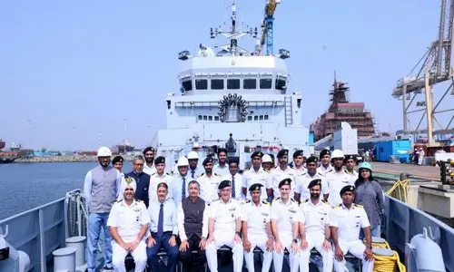 Navy को पहला स्वदेशी एंटी-सबमरीन वारफेयर शैलो वाटर क्राफ्ट अर्नाला सौंपा गया Navy को पहला स्वदेशी एंटी-सबमरीन वारफेयर शैलो वाटर क्राफ्ट अर्नाला सौंपा गया