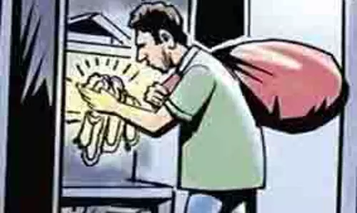 Jharkhand: बंद घर से नकदी  सहित 30 लाख रुपये के जेवरात चोरी