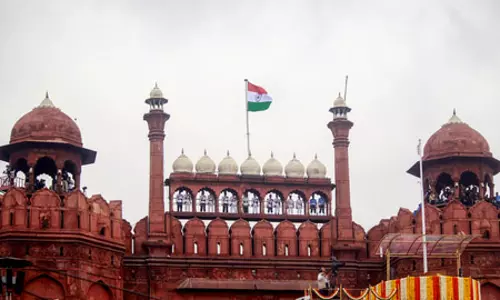 ऐतिहासिक इमारतों की बढ़ाई गई सुरक्षा, लाल किला और कुतुब मीनार के बाहर अतिरिक्त बलों की तैनाती