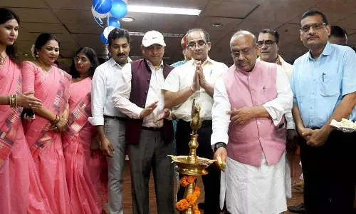 दिल्ली विधानसभा अध्यक्ष ने कोविड सेवा के लिए नर्सों को किया सम्मानित