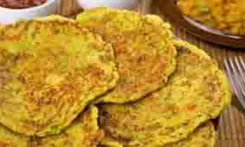 Poha Cheela Recipe: इस रेसिपी को ट्राई करें
