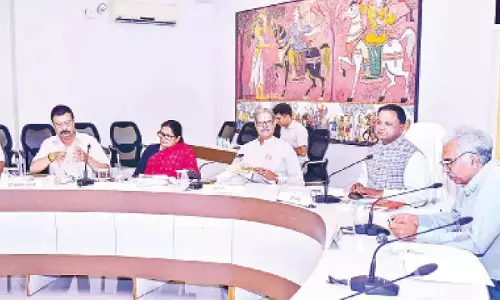 कैबिनेट ने 500 किलोमीटर आपदा-रोधी सड़कें बनाने की योजना को मंजूरी दी कैबिनेट ने 500 किलोमीटर आपदा-रोधी सड़कें बनाने की योजना को मंजूरी दी