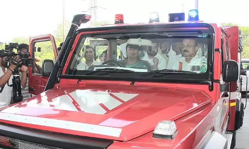 CM Rekha Gupta ने भीड़भाड़ वाली गलियों में अग्नि सुरक्षा वाहनों की समीक्षा की