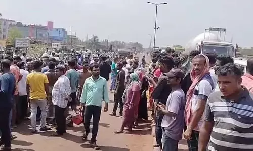 Paradip के निकट सड़क दुर्घटना में बंदरगाह कर्मचारी की मौत