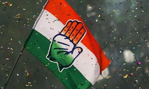 सशस्त्र बलों के समर्थन में कांग्रेस ने भुवनेश्वर में निकाली तिरंगा यात्रा