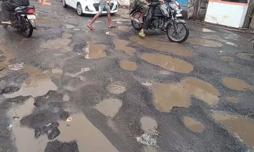मिजोरम MP ने केंद्र से मानसून से पहले राजमार्गों की मरम्मत में तेजी लाने का आग्रह किया मिजोरम MP ने केंद्र से मानसून से पहले राजमार्गों की मरम्मत में तेजी लाने का आग्रह किया