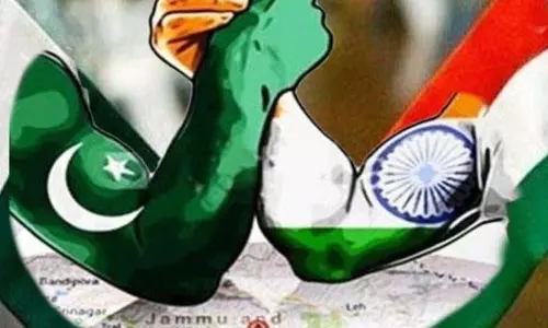 युद्ध की चर्चा के बीच शहरी आवाजें होने लगीं मुखर युद्ध की चर्चा के बीच शहरी आवाजें होने लगीं मुखर