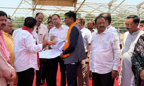 मंत्री ओपी चौधरी ने शिवराज सिंह चौहान के अंबिकापुर कार्यक्रम स्थल का किया निरीक्षण मंत्री ओपी चौधरी ने शिवराज सिंह चौहान के अंबिकापुर कार्यक्रम स्थल का किया निरीक्षण