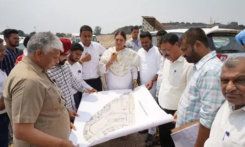 Chandigarh: मेयर ने दादू माजरा डंप का निरीक्षण किया
