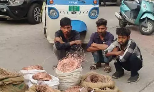 मोहबा बाजार फैक्ट्री में चोरी, तांबा वायर चुराने वाले अरेस्ट मोहबा बाजार फैक्ट्री में चोरी, तांबा वायर चुराने वाले अरेस्ट