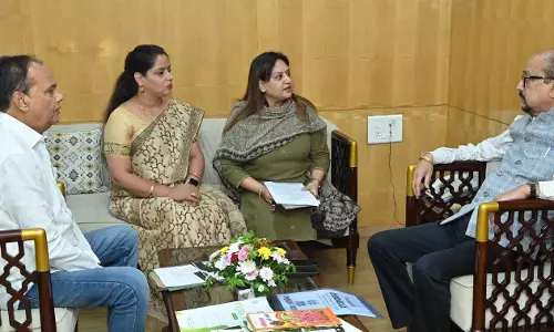 राज्यपाल डेका से भारतीय रेडक्रॉस सोसायटी रायपुर के पदाधिकारियों ने की भेंट